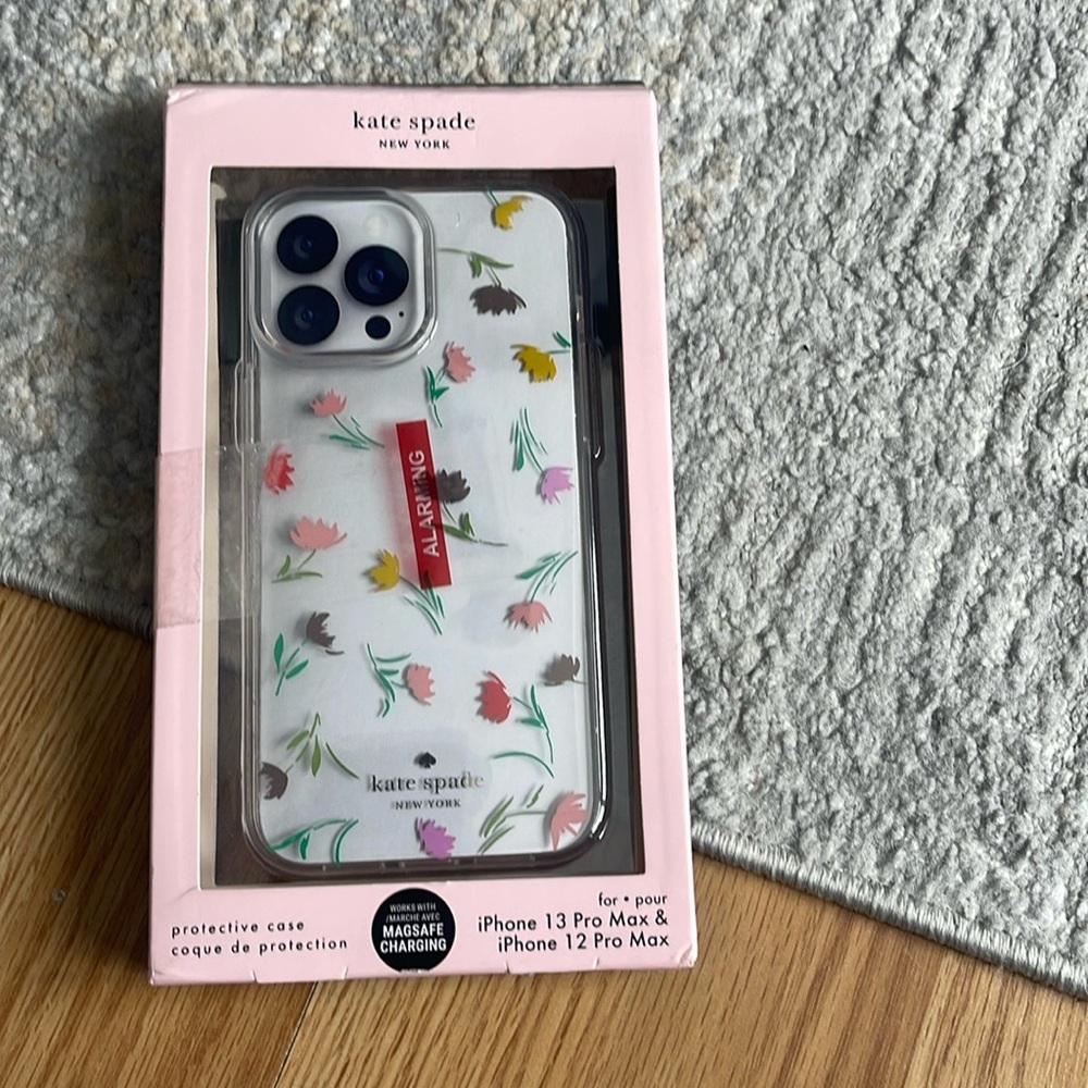 Kate Spade Phone Cover - Picture 2 of 3